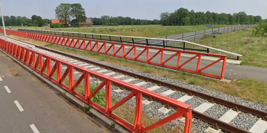 Dode en gewonde vrouw aangetroffen onder brug in Haaksbergen