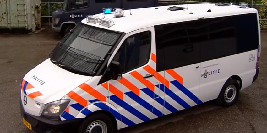 Amsterdamse politie rijdt niet meer met nieuwe ME-bus door gebreken