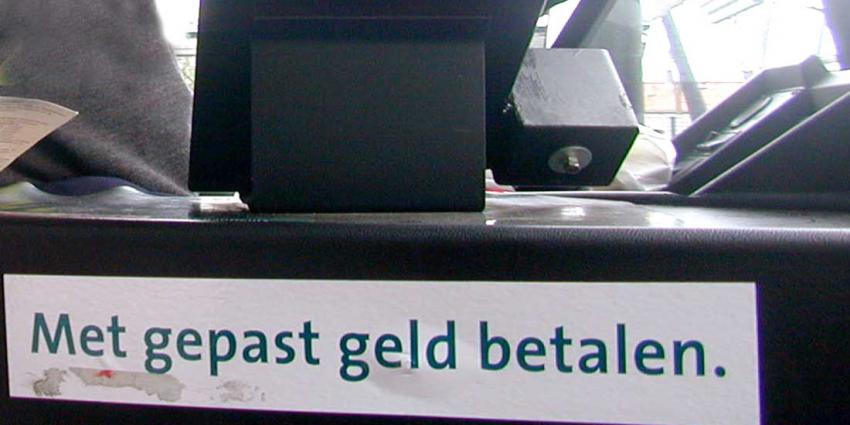 FNV: Vanaf 1 januari 2018 rijden bussen in Almere zonder contant geld