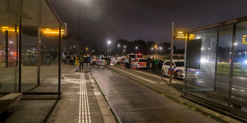 bushalte-politie-studenten