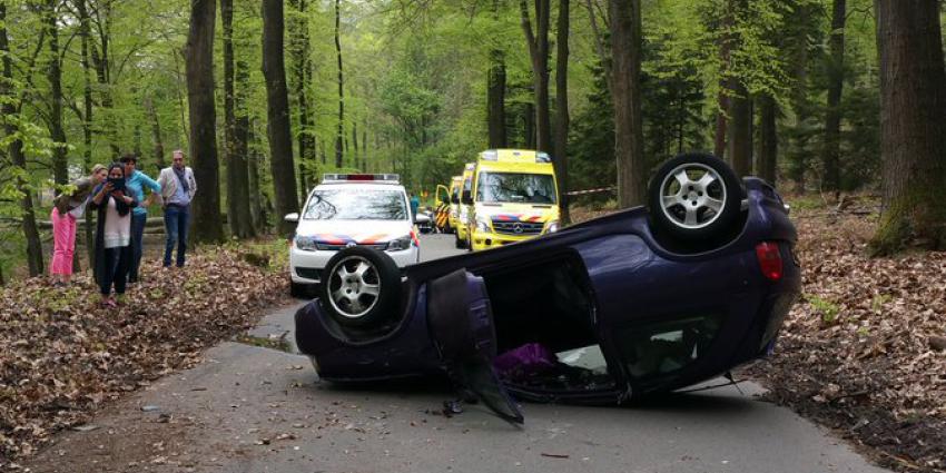 Wielrenners gewond na aanrijding op Posbank