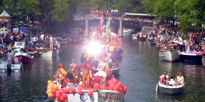 Druk in Amsterdam voor Canal Parade