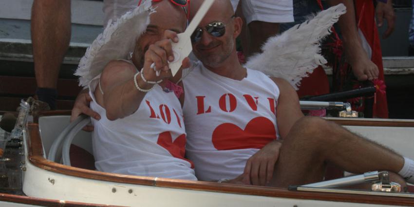 Druk in Amsterdam voor Canal Parade