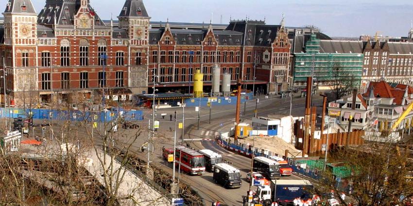 Stations Amsterdam voor 350 miljoen op de schop