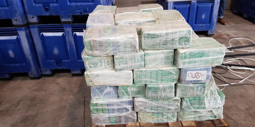 Zes aanhoudingen na onderschepping 4500 kilo cocaïne
