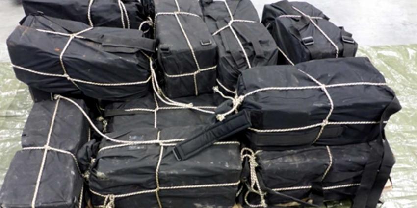 400 kilo cocaïne in sporttassen gevonden na buitenlandse tip 