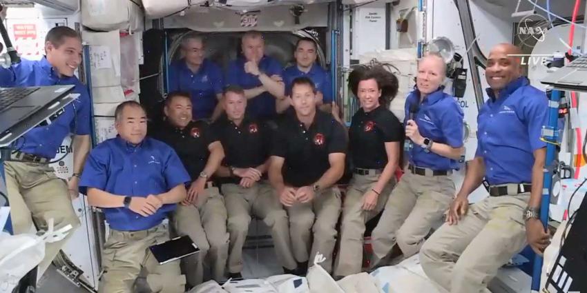 crew-iss-groepsfoto