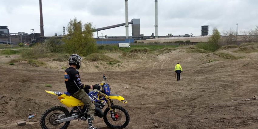Motorcrossers komen in actie om sluiting ''De Kuil'' IJmuiden te voorkomen