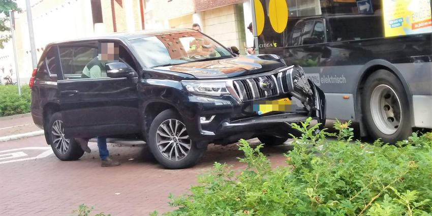 Schade aan bus en auto