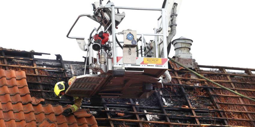 dakpannen-riet-brand