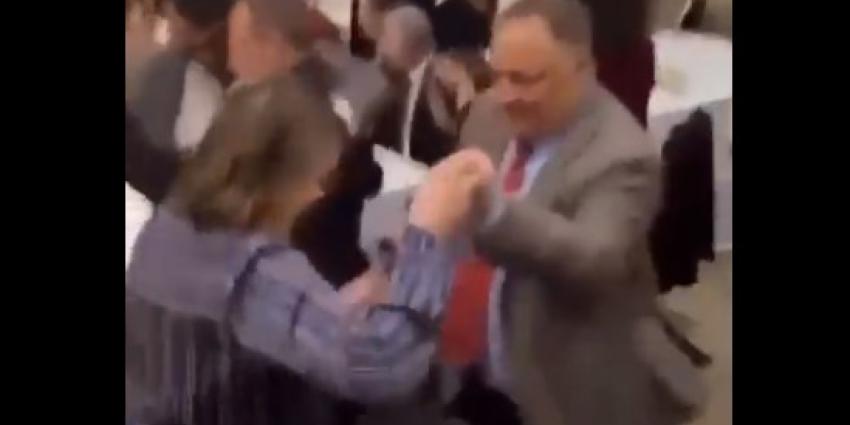 Dansende viroloog Van Ranst zorgt voor opschudding in Belgie