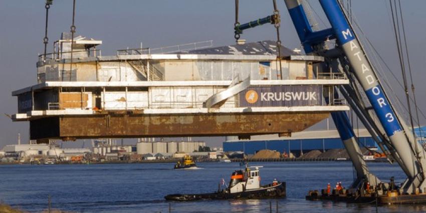 Deel Scheveningse pier aangekomen bij slopers