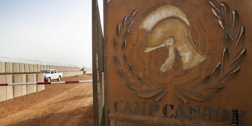 Vele doden bij bomaanslag bij Nederlands militair kamp Camp Castor