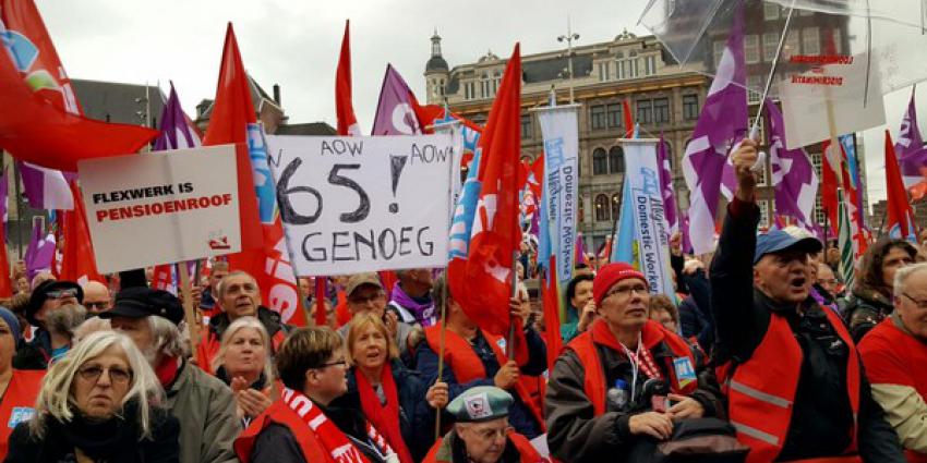 Demonstraties op de Dam voor een 'socialer Nederland'