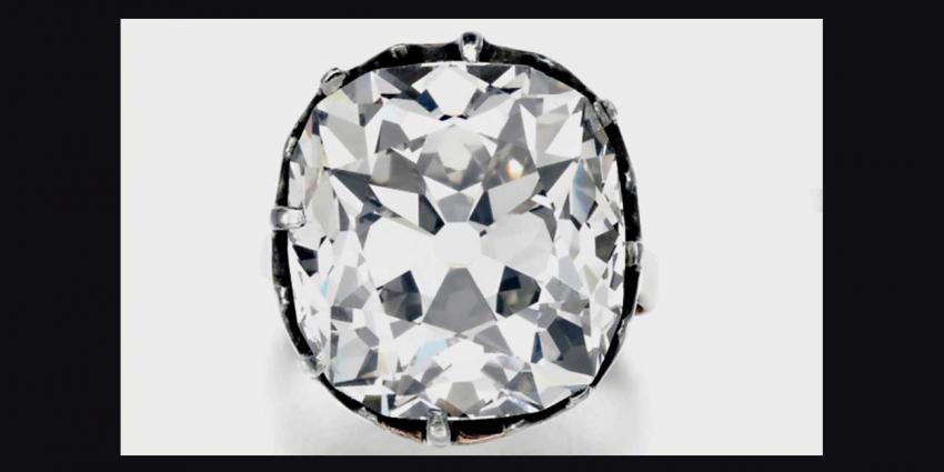 Op rommelmarkt gekochte diamanten 'toneelring' blijkt fortuin waard