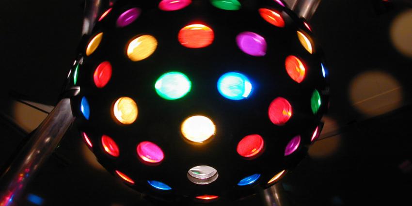 Foto van disco bol licht dansen | Archief EHF