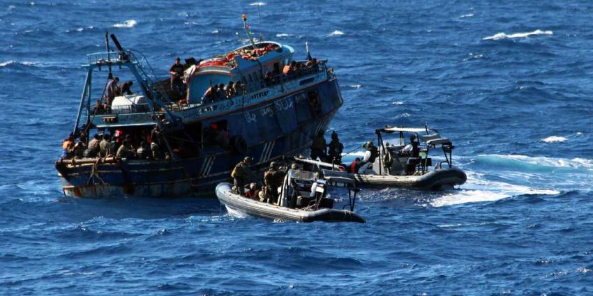 Bijna 200 mensen van zinkend schip gered door Nederlands fregat