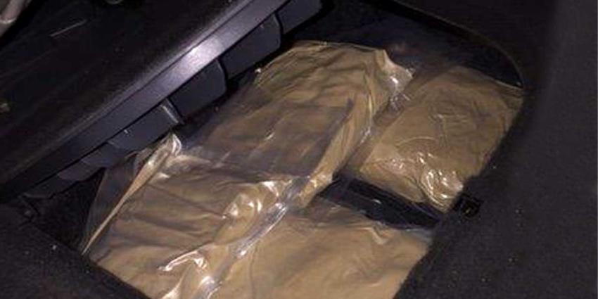 Moordverdachte met 6 kilo heroïne door KMar in Duitsland aangehouden