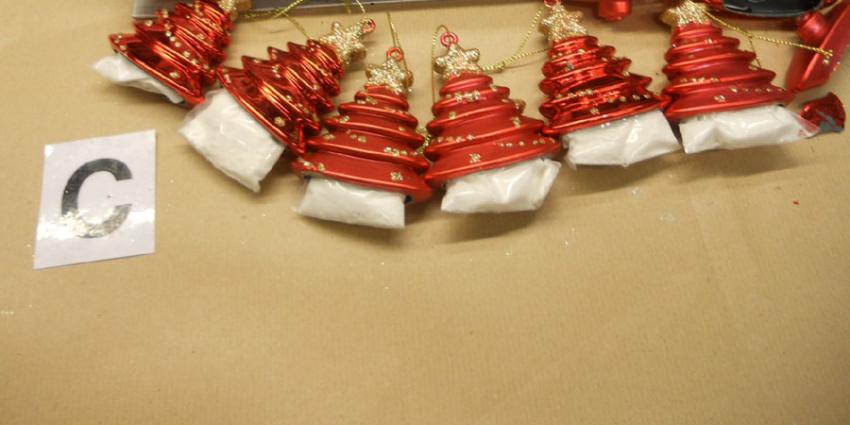 Amsterdammers aangehouden in drugssmokkel kerstdecoraties