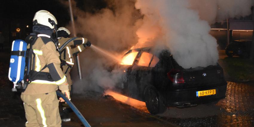 Vier mannen aangehouden voor autobranden in Veen
