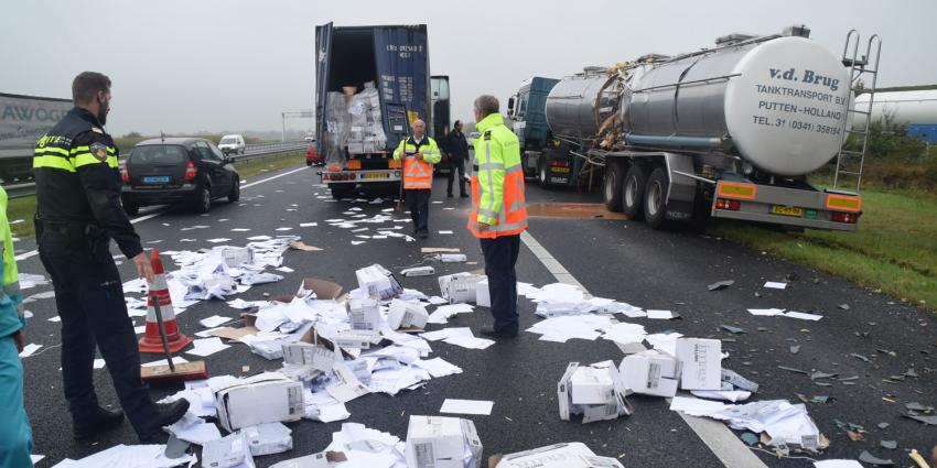 Tankwagen lek na aanrijding op A28