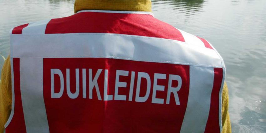 Peuter door brandweerduiker uit vijver gehaald in Papendrecht