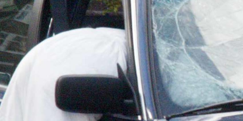 Mannen blazen auto op met explosief in Heerlen