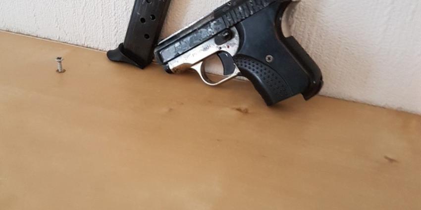 Actie spookbewoning levert vuurwapen en drugs op