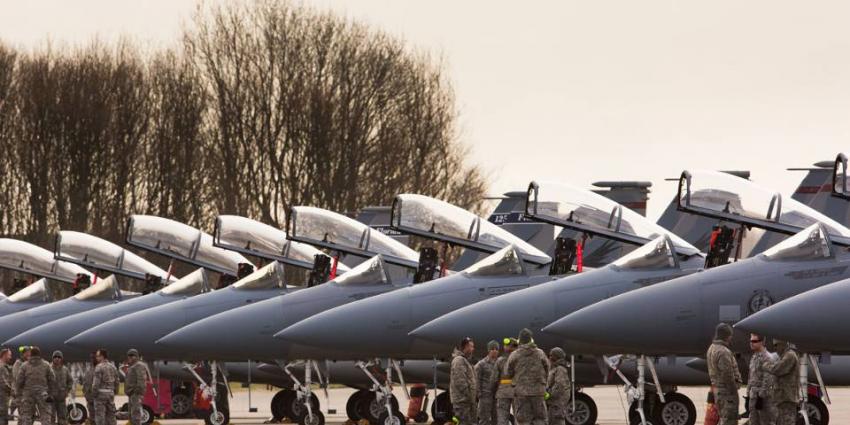 'VS stuurt F15's naar Europa om Poetin af te schrikken'