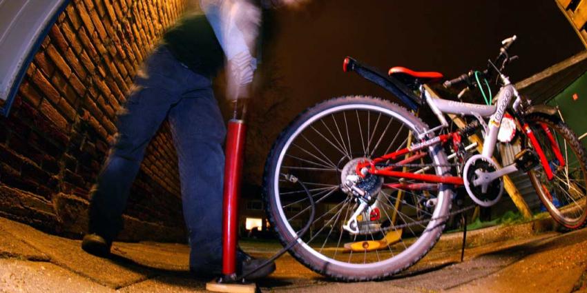 Opmerkelijke straf: Man moet van officier van justitie fietsbanden oppompen