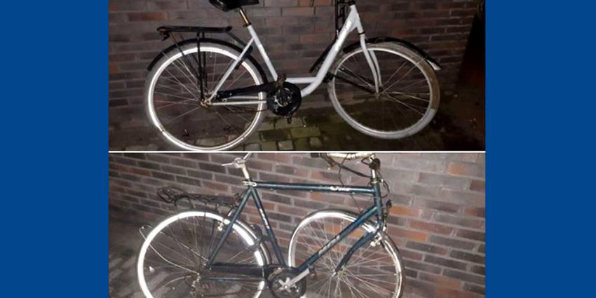 Trein rijdt over op spoor gegooide fietsen in Friesland