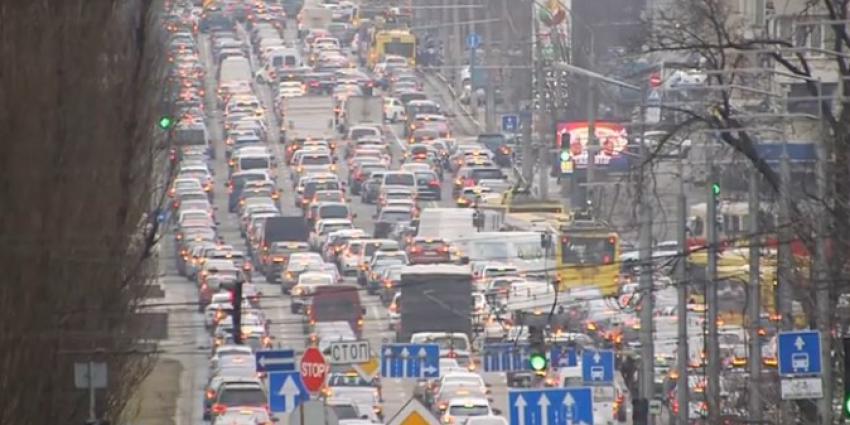 Lange files in Kiev na inval Rusland