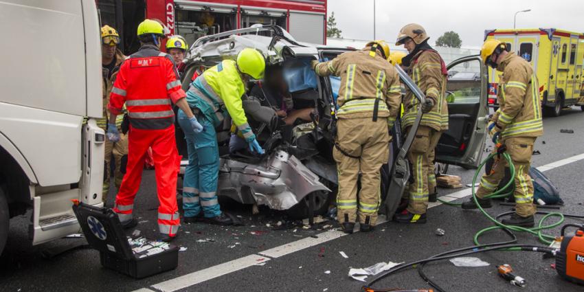 Acht gewonden bij aanrijding op A20