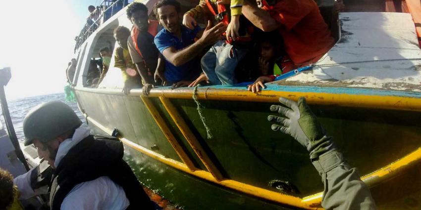 Meisje geboren op marinefregat na redding op zee