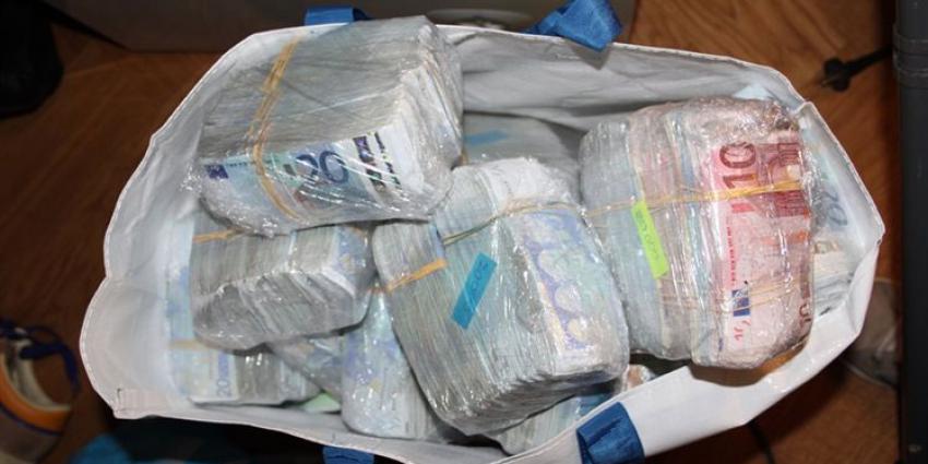  Transporteur geld in kiprollade betaalt schikking van 1,1 miljoen euro