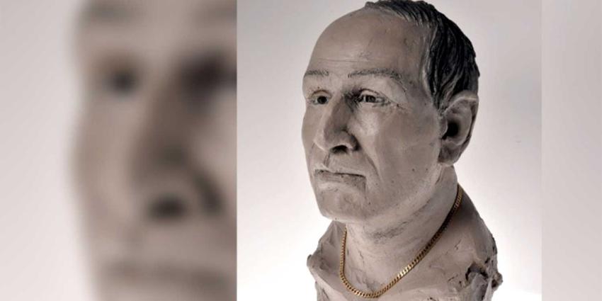 Politie vraagt hulp bij identificatie in Waal gevonden onbekende dode man