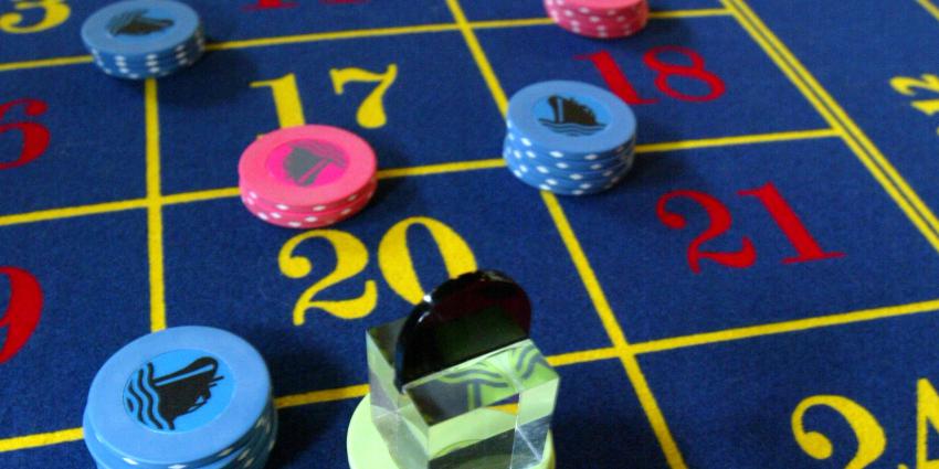 Politie ''gokt'' juist met inval in Den Haag