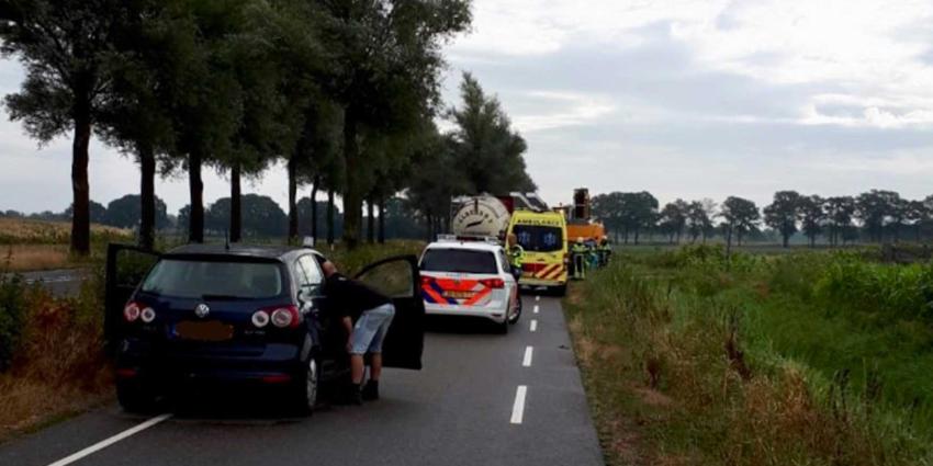  Zwaargewonde bestuurder graafmachine overleden, politie staat voor raadsel