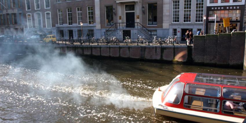 Man overleeft sprong in gracht niet