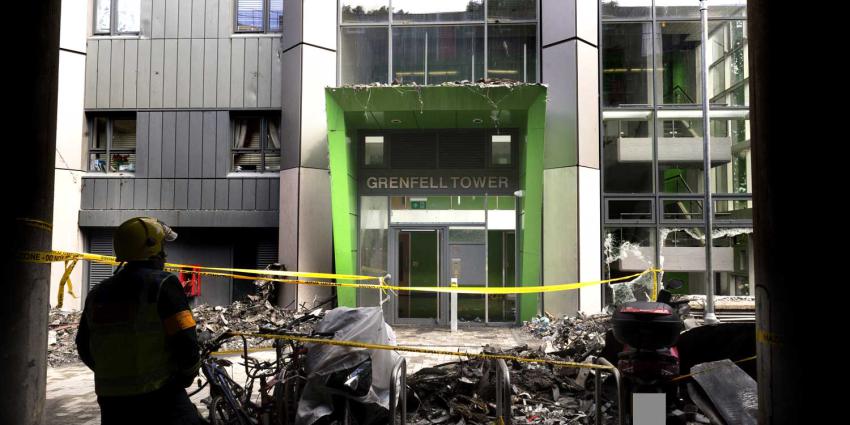 Honderden Londenaren moeten hun flats uit vanwege brandgevaar