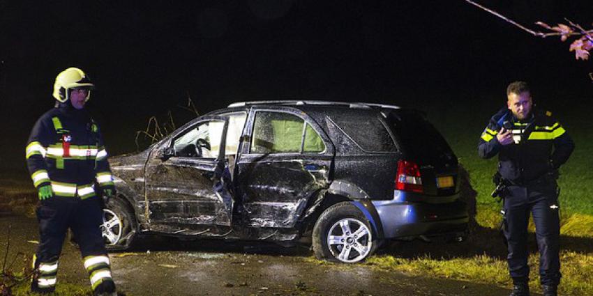 Bestuurder bekneld in voertuig na eenzijdig verkeersongeval in Haaren
