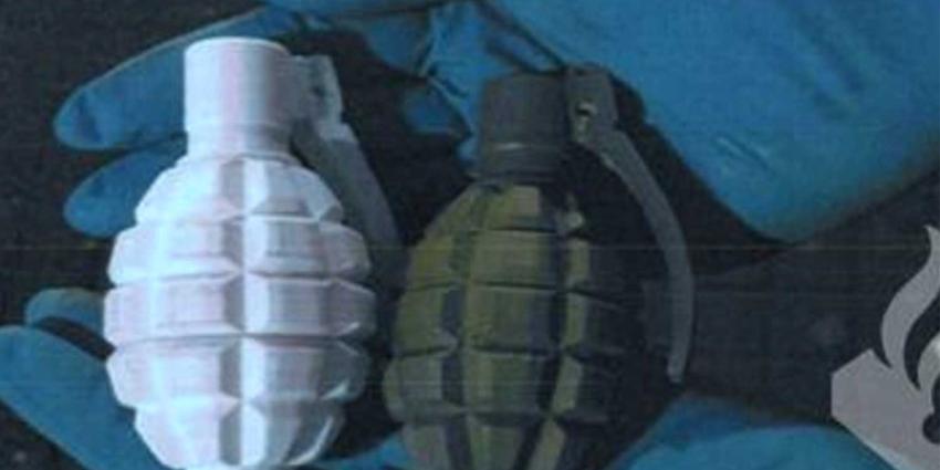 Waarschuwingsschot bij aanhouding man met twee nep handgranaten