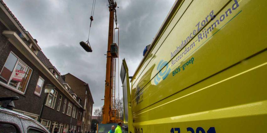 Foto:hijskraan met patiënt | Flashphoto | www.flashphoto.nl