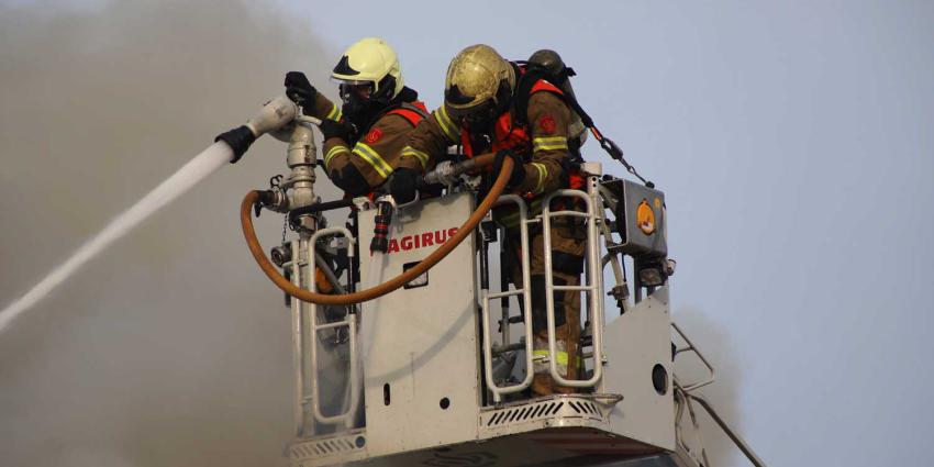 hoogwerker-brand-blussen
