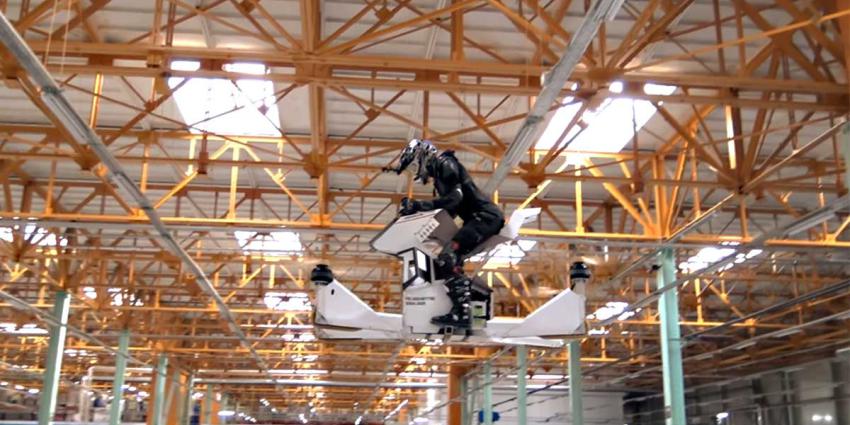Verplaatsen we ons straks allemaal met deze Russische Hoverbike?
