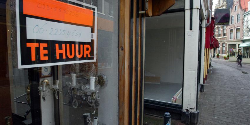 Amsterdam pakt leegstand boven winkels aan 
