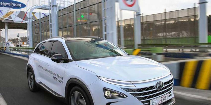 Hyundai presenteert ’s werelds eerste zelfrijdende waterstofauto