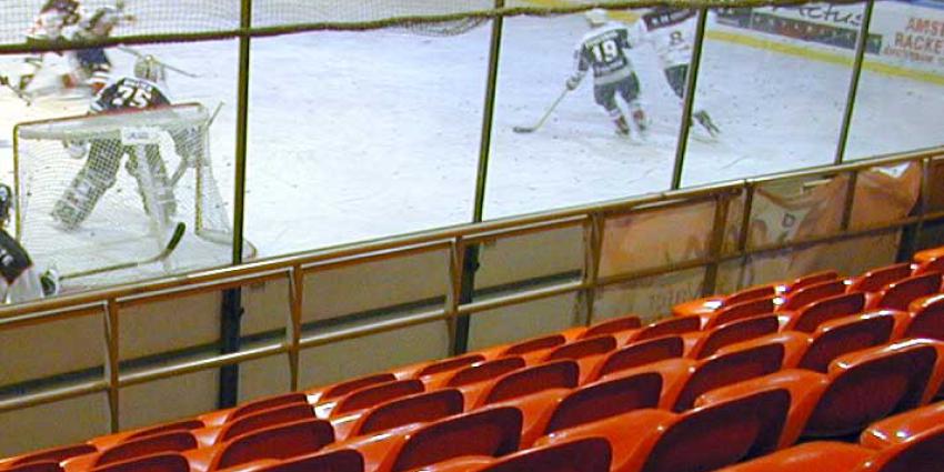 ijshockey-schaatsbaan-wedstrijd