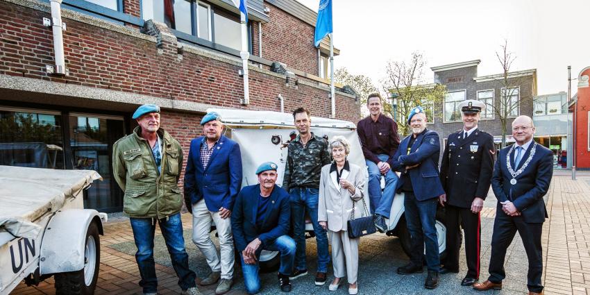 Burgemeester Ronde Venen reikt Draaginsigne Nobelprijs uit aan Rondeveense VN-veteranen