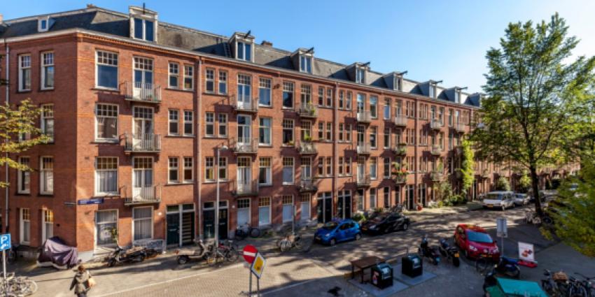 Grote vastgoeddeal van 1400 woningen in Amsterdam